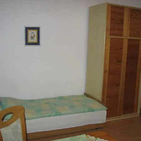 Mak Quarto em Acomodações Particulares *