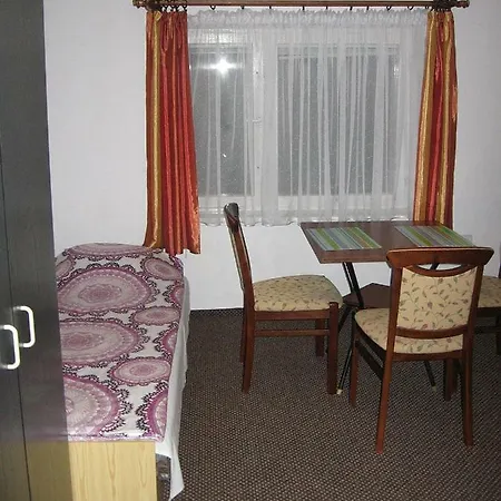 Mak Quarto em Acomodações Particulares *